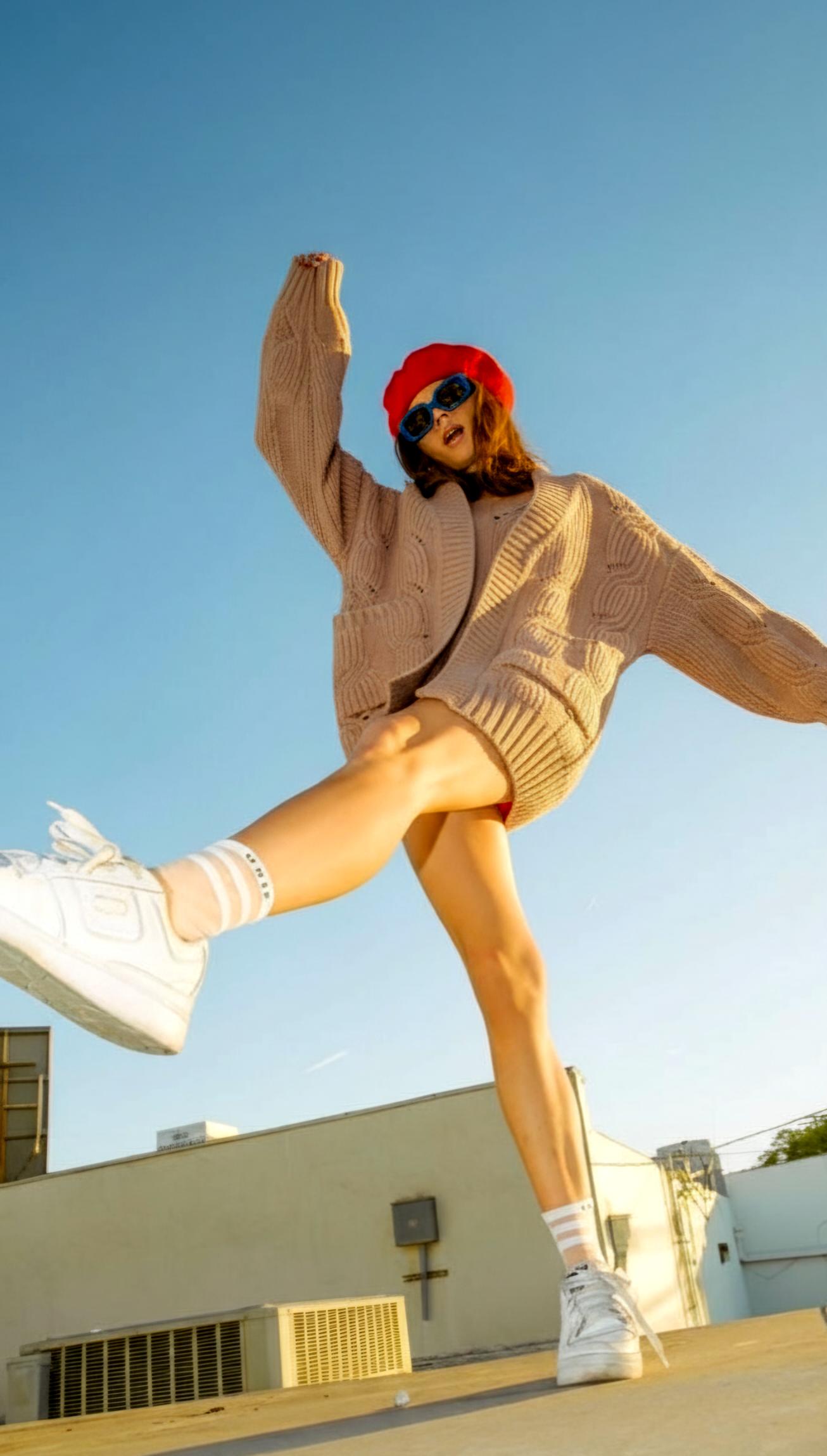 default_c2a0fc7e-3d7a-4e1f-9eb8-13028de6bcca_3 CARDIGAN JOAN CAMEL - Imagen 1