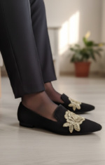 ZAPATO APLIQUE FLOR DORADA - Imagen 3