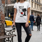 CAMISETA LOVE IS IN THE AIR