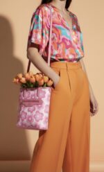 MINI TOTE FLORES REVERSIBLE - Imagen 12