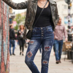 JEANS PARCHES BOTONES