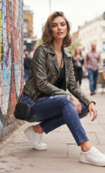 JEANS PARCHES BOTONES - Imagen 3