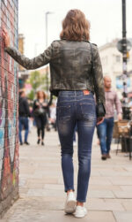 JEANS PARCHES BOTONES - Imagen 4